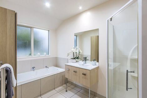 Photo of property in 1 Whio Close, Parklands, Christchurch, 8083