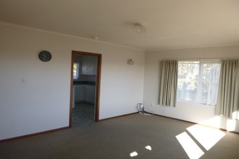 Photo of property in 39 Manhattan Heights, Glendene, Auckland, 0602