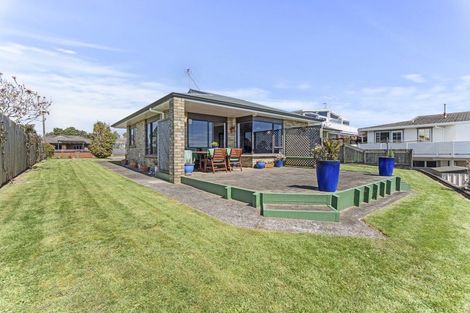 Photo of property in 9 Chatswood Grove, Fitzroy, New Plymouth, 4312