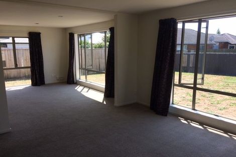 Photo of property in 218 Wainoni Road, Avondale, Christchurch, 8061