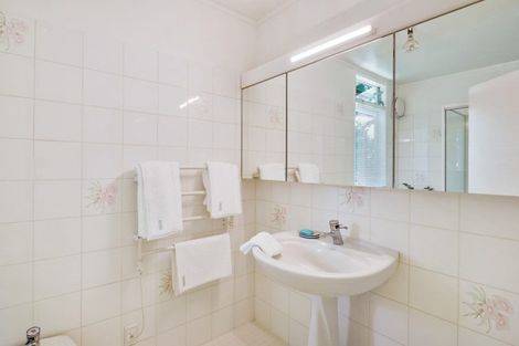 Photo of property in 57 Parr Terrace, Castor Bay, Auckland, 0620