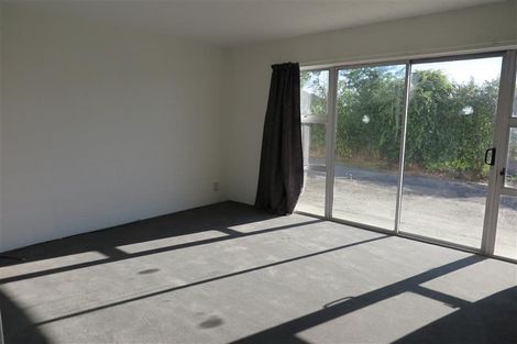 Photo of property in 40 West Coast Road, Glen Eden, Auckland, 0602