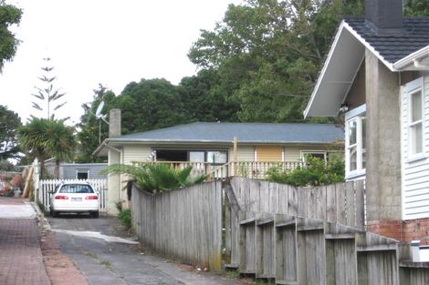 Photo of property in 80 Barrys Road, Glendene, Auckland, 0602