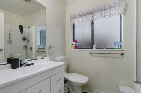 Photo of property in 47 Sandwick Drive, Weymouth, Auckland, 2103