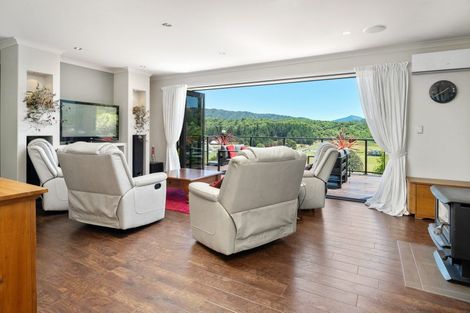 Photo of property in 14 Bell Bird Rise, Picton, 7220