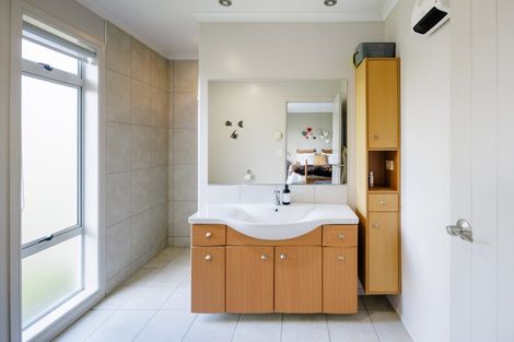 Photo of property in 61 Bowen Street, Cambridge, 3434