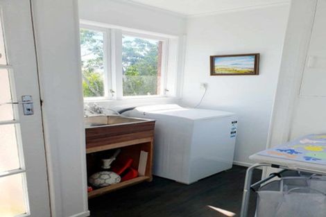 Photo of property in 8 Aplin Place, Birkdale, Auckland, 0626