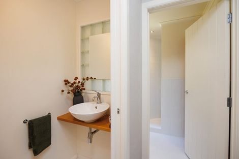 Photo of property in 3 The Oaks, Awapuni, Palmerston North, 4412