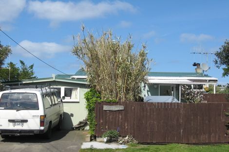 Photo of property in 5 Tregenna Street, Castlecliff, Whanganui, 4501