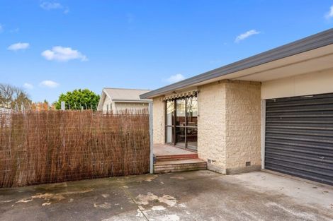 Photo of property in 2/22 Moffett Street, Islington, Christchurch, 8042