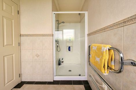 Photo of property in 47 William Gamble Drive, Greenhithe, Auckland, 0632