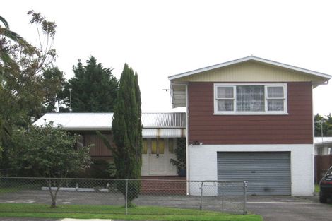 Photo of property in 100 Edmonton Road, Henderson, Auckland, 0612