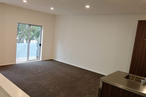 Photo of property in 1 Buncrana Place, Rosehill, Papakura, 2113