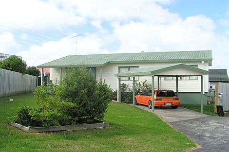Photo of property in 30 Loughanure Place, Massey, Auckland, 0614