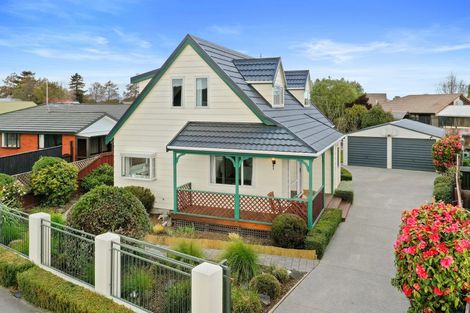 Photo of property in 4 Pyatt Place, Redwood, Christchurch, 8051