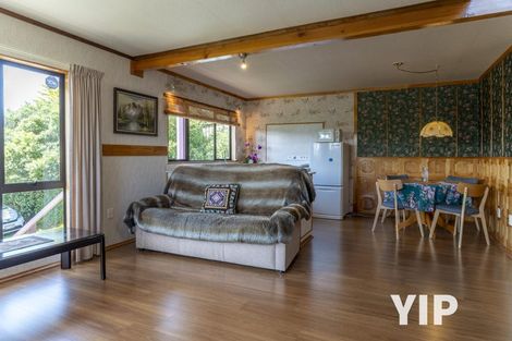 Photo of property in 9 Victory Crescent, Tawa, Wellington, 5028