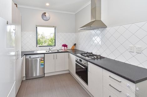 Photo of property in 37 Ipukarea Street, Weymouth, Auckland, 2103
