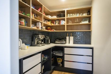 Photo of property in 18 Maataitai Road, Raglan, 3225