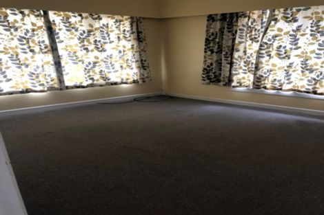 Photo of property in 23 Sutton Crescent, Papakura, 2110