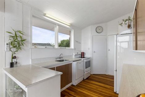 Photo of property in 25 Chatsworth Crescent, Pakuranga Heights, Auckland, 2010