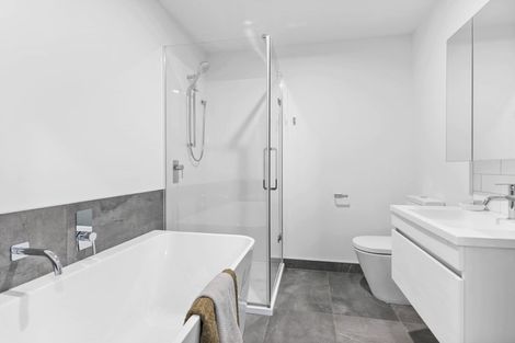 Photo of property in 2/35 Garadice Road, Rothesay Bay, Auckland, 0630