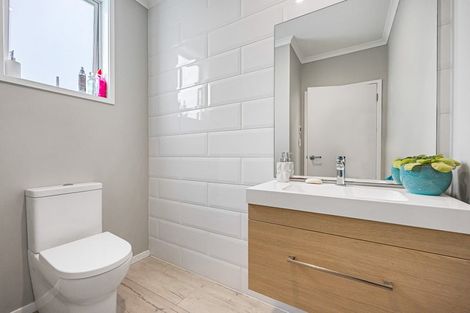 Photo of property in 37 Sanremo Lane, Stanmore Bay, Whangaparaoa, 0932