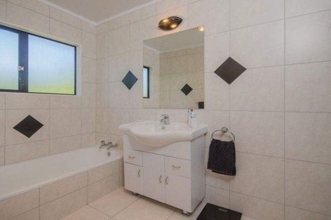 Photo of property in 76a Panorama Road, Mount Wellington, Auckland, 1060