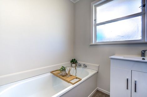 Photo of property in 84 Mount View Road, Melville, Hamilton, 3206