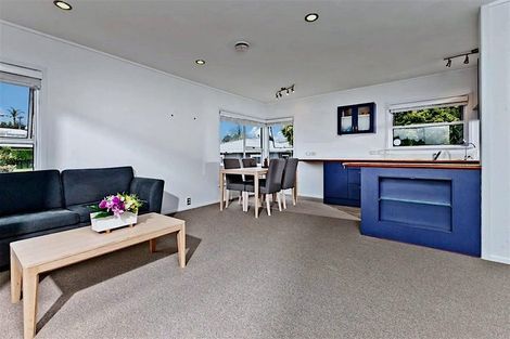 Photo of property in 10 Saffron Street, Birkdale, Auckland, 0626