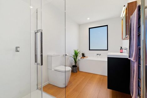 Photo of property in 14 Tuke Lane, Wanaka, 9305