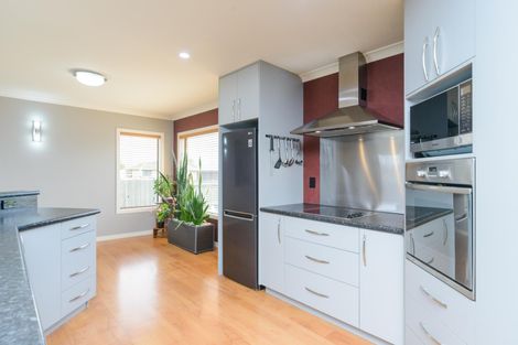 Photo of property in 46 Peter Hall Drive, Kelvin Grove, Palmerston North, 4414