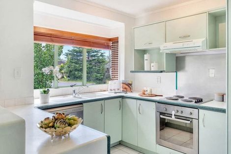 Photo of property in 38 Harbour Lights Close, West Harbour, Auckland, 0618