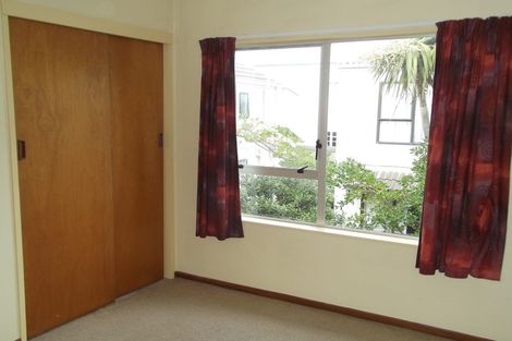 Photo of property in 8/218 Onepu Road, Lyall Bay, Wellington, 6022