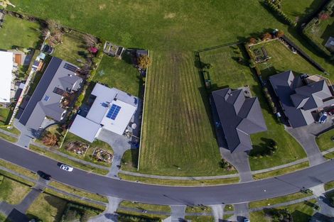 Photo of property in 15 Montgomery Crescent, Kinloch, Taupo, 3377