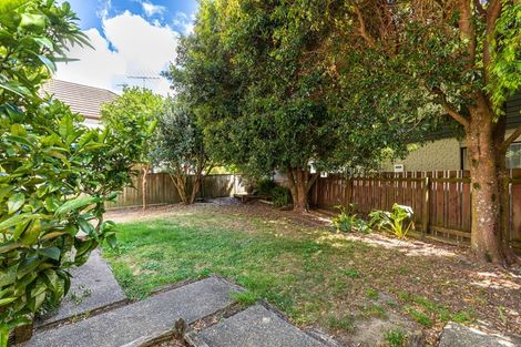 Photo of property in 25 Oakwood Grove, Eastern Beach, Auckland, 2012