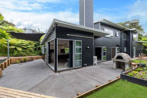 Photo of property in 1020b Scenic Drive North, Swanson, Auckland, 0816