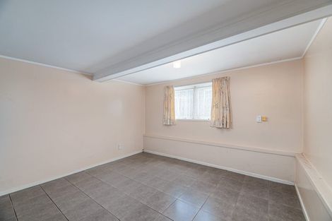 Photo of property in 4 Christina Avenue, Te Atatu South, Auckland, 0602