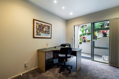 Photo of property in 23a Lake Road, Northcote, Auckland, 0627