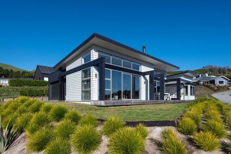 Photo of property in 44 Kittyhawk Drive, Kinloch, Taupo, 3377