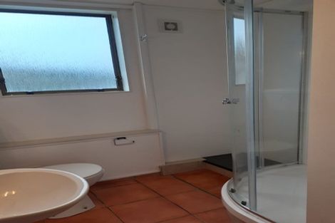 Photo of property in 140 Akaroa Drive, Maupuia, Wellington, 6022