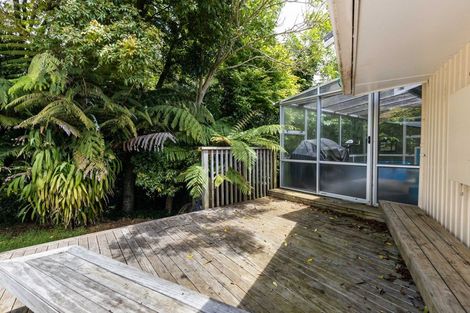 Photo of property in 235 Heta Road, Merrilands, New Plymouth, 4312