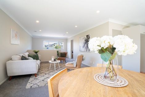 Photo of property in 24 Erlestoke Crescent, Churton Park, Wellington, 6037