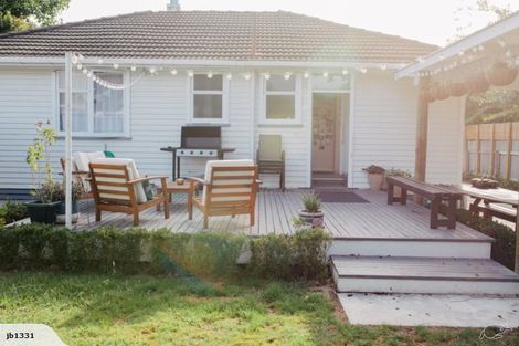 Photo of property in 15 Tasman Street, Havelock North, 4130