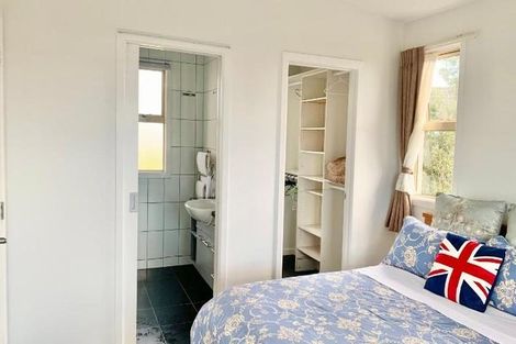 Photo of property in 8 Parani Court, Te Atatu Peninsula, Auckland, 0610