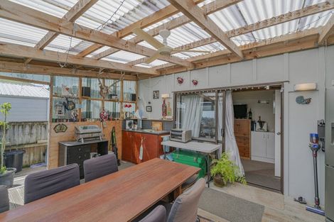 Photo of property in 27 Captain Wood Avenue, Whitianga, 3510