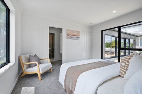 Photo of property in 20 Baulcomb Parade, Windsor Park, Auckland, 0632