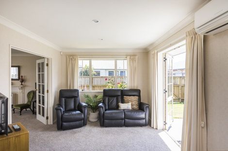 Photo of property in 71 Amberley Avenue, Highbury, Palmerston North, 4412