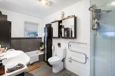 Photo of property in 29 Regency Park Drive, Gulf Harbour, Whangaparaoa, 0930