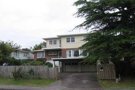Photo of property in 33 Holland Road, Hillcrest, Auckland, 0627