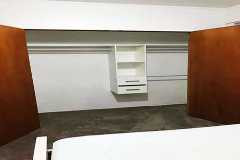 Photo of property in 76 Waimumu Road, Massey, Auckland, 0614